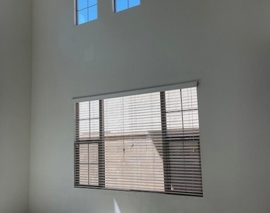 111 Holly Springs - Photo Thumbnail 4