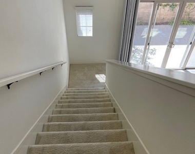 111 Holly Springs - Photo Thumbnail 11
