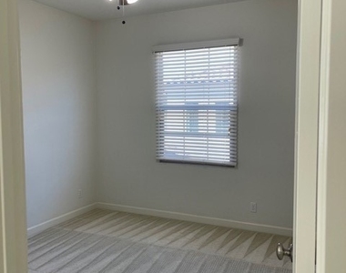 111 Holly Springs - Photo Thumbnail 23