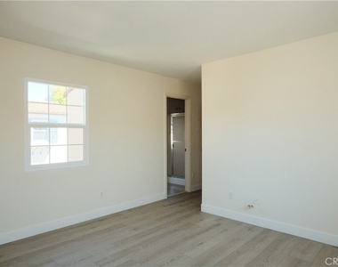74 Alevera Street - Photo Thumbnail 9