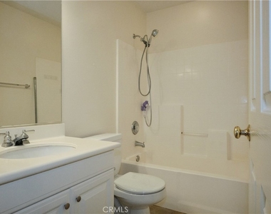 74 Alevera Street - Photo Thumbnail 8