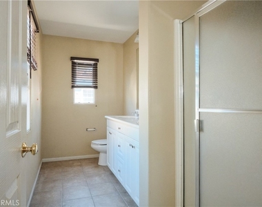 74 Alevera Street - Photo Thumbnail 10