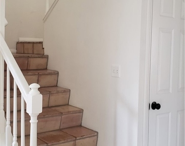 215 Knox Street - Photo Thumbnail 24
