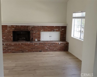 215 Knox Street - Photo Thumbnail 10
