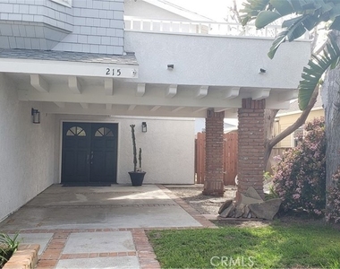 215 Knox Street - Photo Thumbnail 2