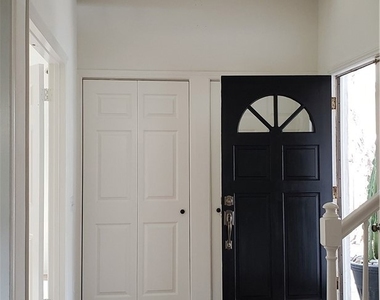 215 Knox Street - Photo Thumbnail 22