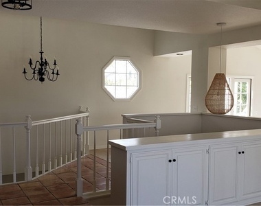 215 Knox Street - Photo Thumbnail 12