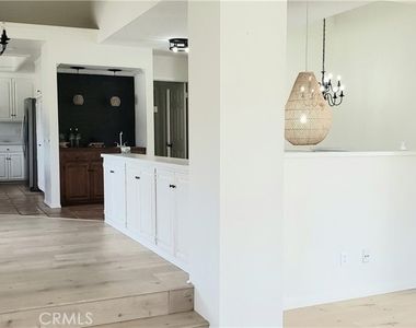 215 Knox Street - Photo Thumbnail 4