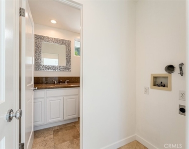 2830 2nd Avenue - Photo Thumbnail 14