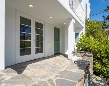 2830 2nd Avenue - Photo Thumbnail 5