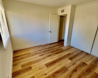 22185 Crane Street - Photo Thumbnail 9