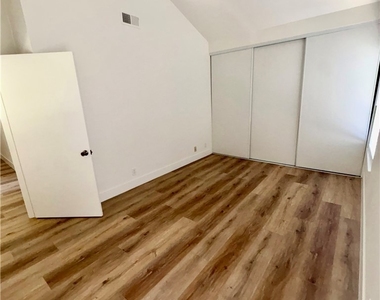 22185 Crane Street - Photo Thumbnail 10