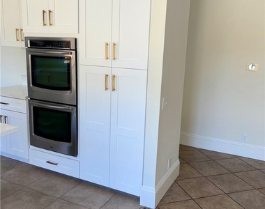 22185 Crane Street - Photo Thumbnail 3