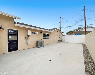 1801 Clay St - Photo Thumbnail 21