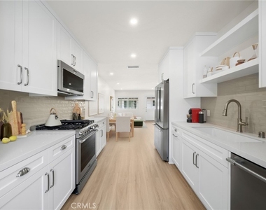 1801 Clay St - Photo Thumbnail 7