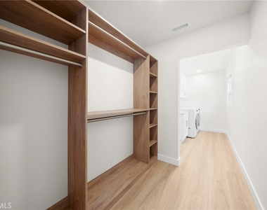 1801 Clay St - Photo Thumbnail 17