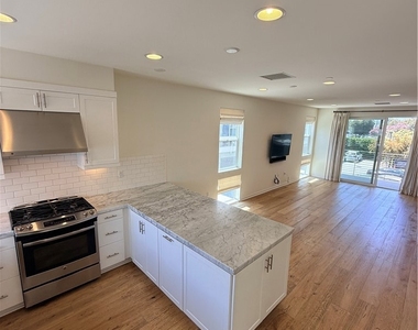 1527 Sullivan Avenue - Photo Thumbnail 20
