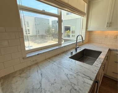 1527 Sullivan Avenue - Photo Thumbnail 36