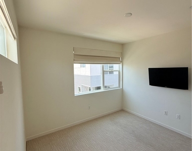 1527 Sullivan Avenue - Photo Thumbnail 28