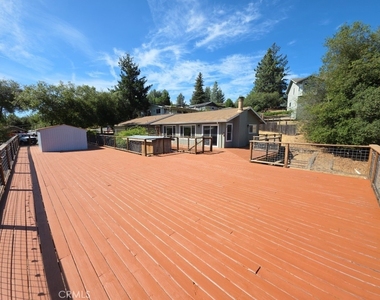 9786 Mount Hood Way - Photo Thumbnail 18