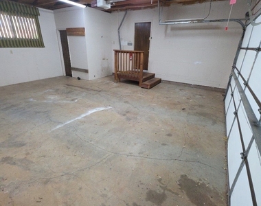 9786 Mount Hood Way - Photo Thumbnail 15