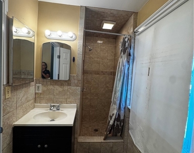 104 W 5th Street - Photo Thumbnail 9