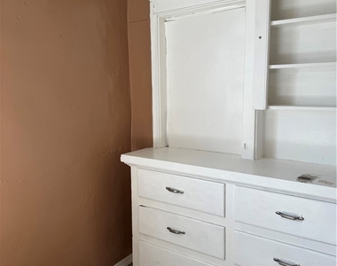 104 W 5th Street - Photo Thumbnail 4