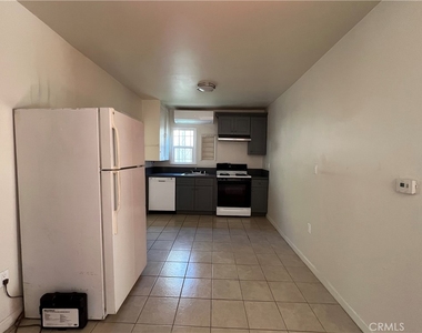 3033 Sherwood - Photo Thumbnail 3