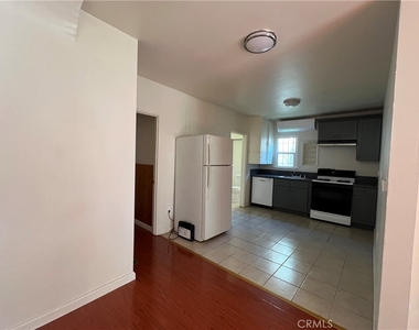 3033 Sherwood - Photo Thumbnail 2