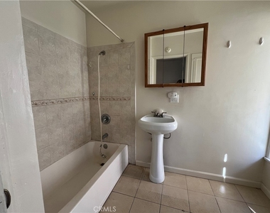 3033 Sherwood - Photo Thumbnail 6