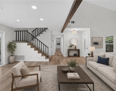 655 W Ontario Avenue - Photo Thumbnail 14