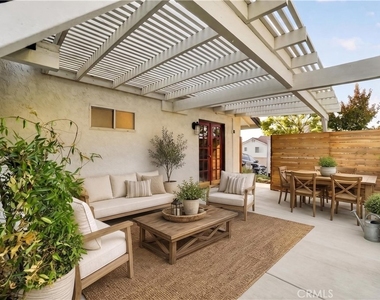 655 W Ontario Avenue - Photo Thumbnail 7