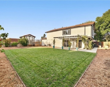 655 W Ontario Avenue - Photo Thumbnail 49