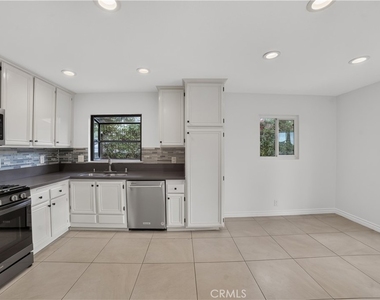 655 W Ontario Avenue - Photo Thumbnail 25