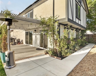 655 W Ontario Avenue - Photo Thumbnail 13