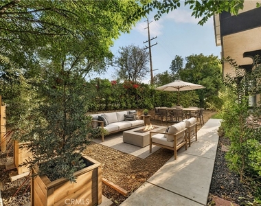 655 W Ontario Avenue - Photo Thumbnail 5