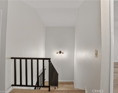 655 W Ontario Avenue - Photo Thumbnail 41