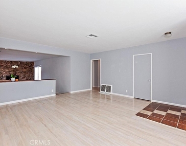 621 Price Drive - Photo Thumbnail 1