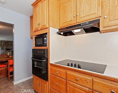 621 Price Drive - Photo Thumbnail 3