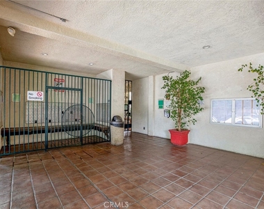 5460 White Oak Ave - Photo Thumbnail 14