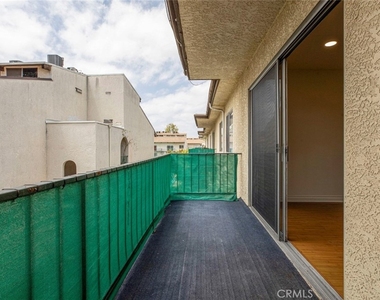 5460 White Oak Ave - Photo Thumbnail 8