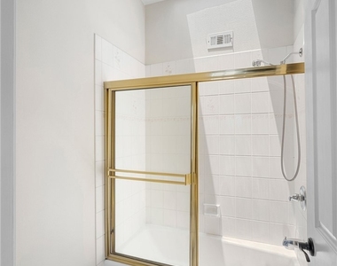 318 N Kenwood Street - Photo Thumbnail 19