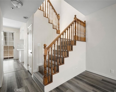 318 N Kenwood Street - Photo Thumbnail 13