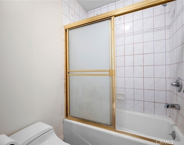 318 N Kenwood Street - Photo Thumbnail 23