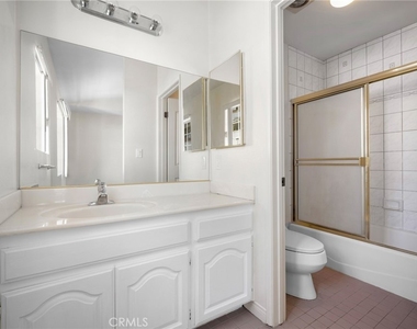 318 N Kenwood Street - Photo Thumbnail 22