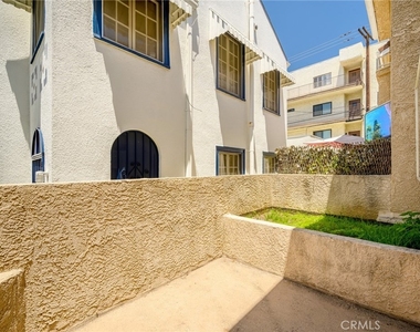 318 N Kenwood Street - Photo Thumbnail 7