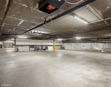 318 N Kenwood Street - Photo Thumbnail 24