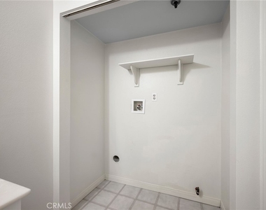 318 N Kenwood Street - Photo Thumbnail 12