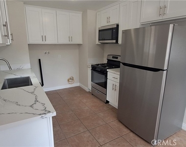 5010 Golden Avenue - Photo Thumbnail 2