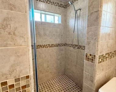 453 W Locust Street - Photo Thumbnail 10